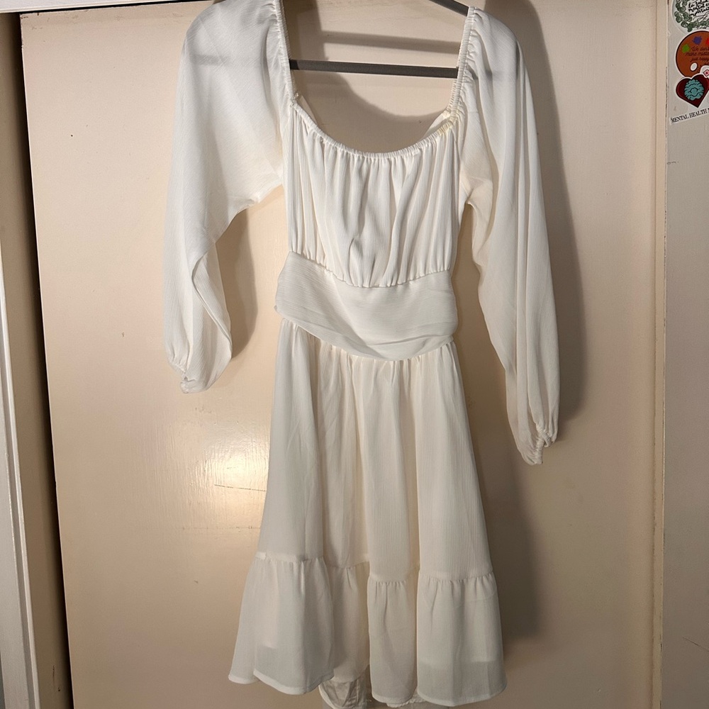 Chic White Mini Dress with Long Sleeves
